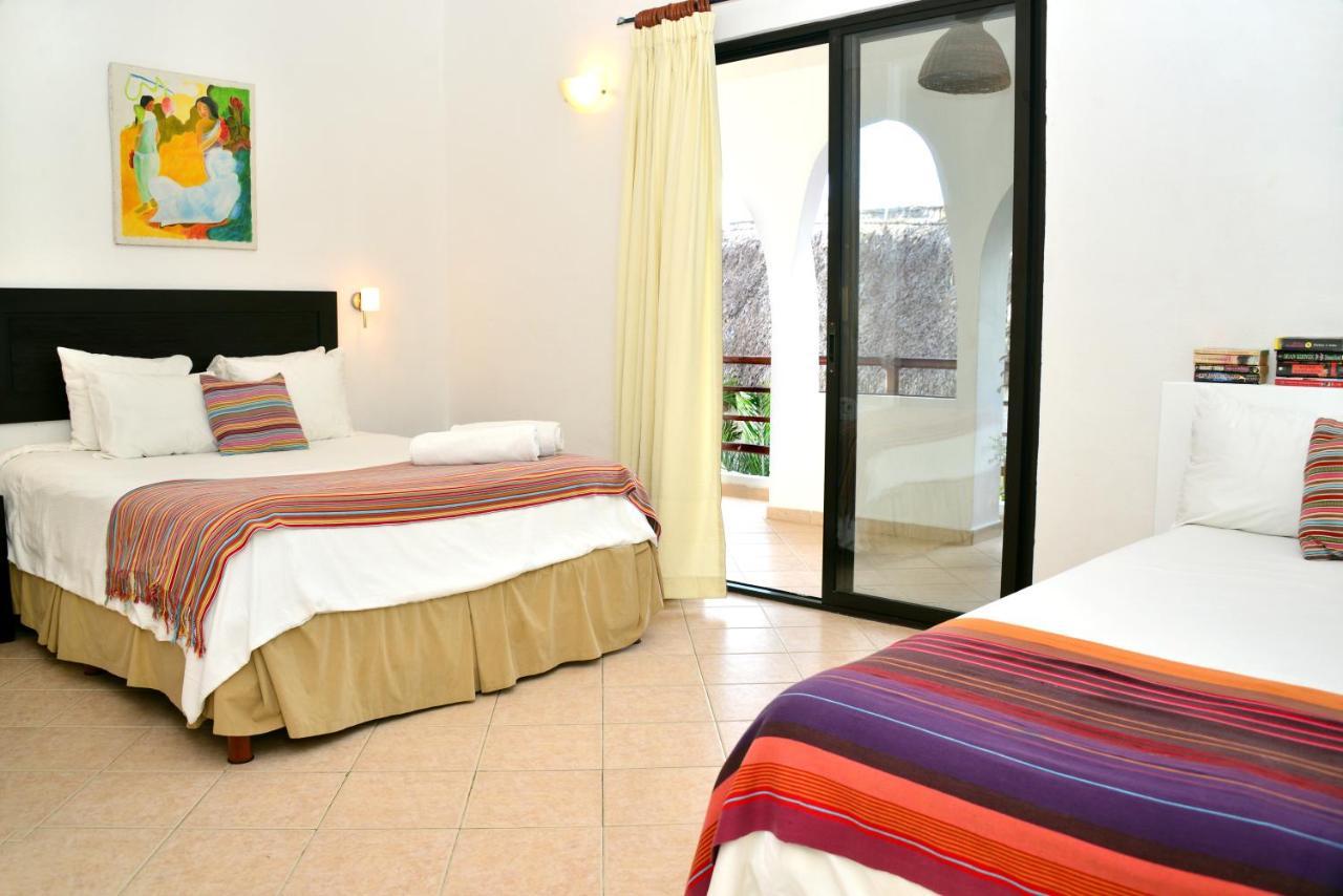 Hotel Club Yebo Playa del Carmen Bagian luar foto