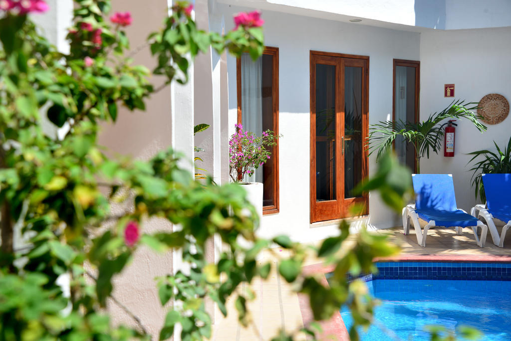 Hotel Club Yebo Playa del Carmen Bagian luar foto