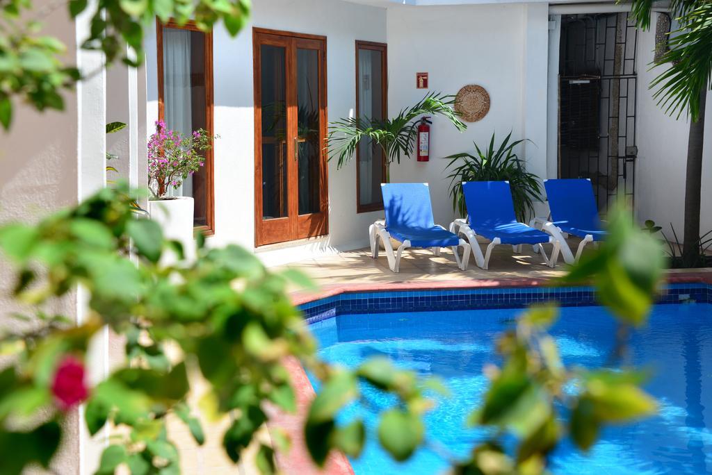 Hotel Club Yebo Playa del Carmen Bagian luar foto