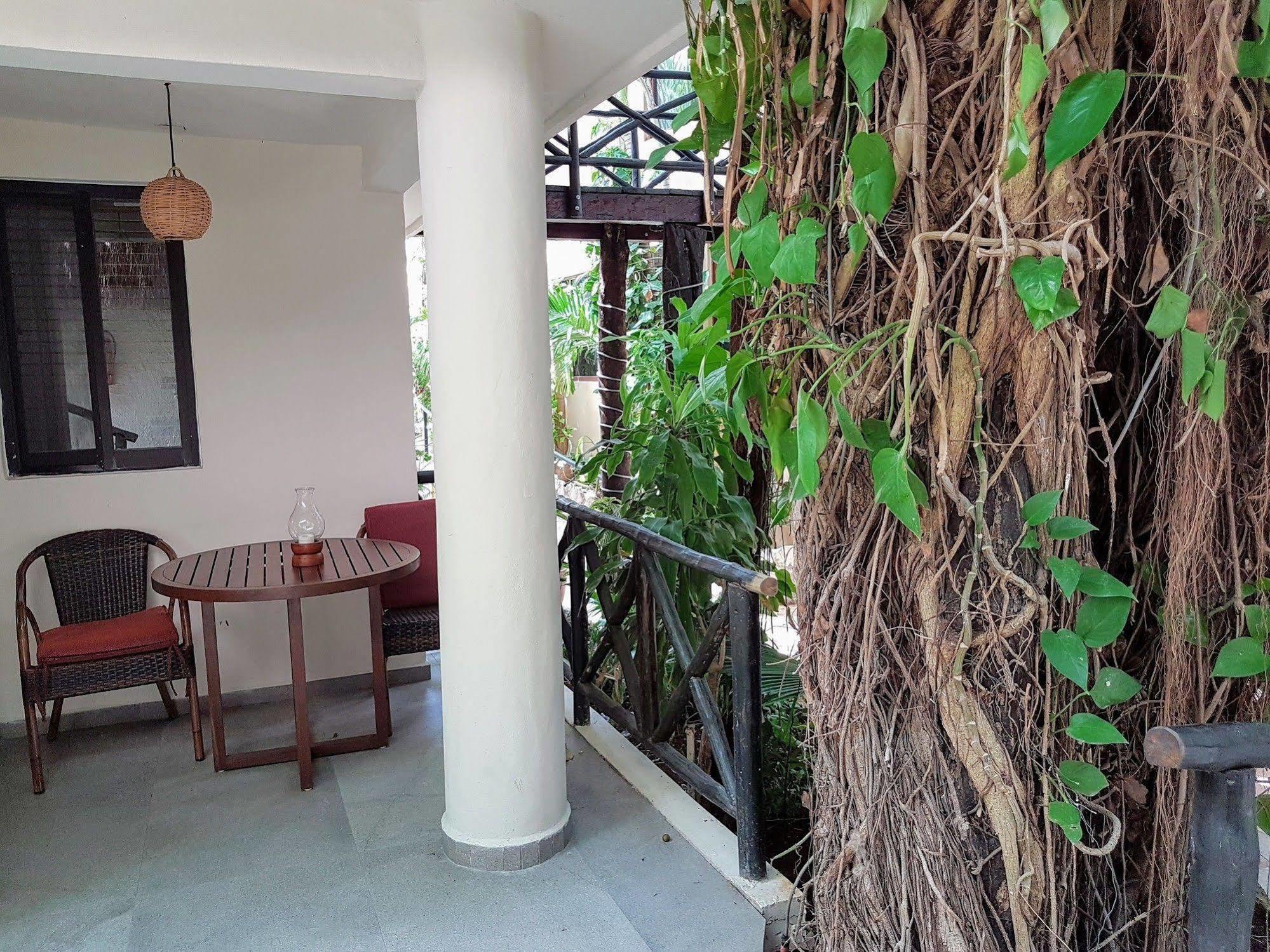 Hotel Club Yebo Playa del Carmen Bagian luar foto