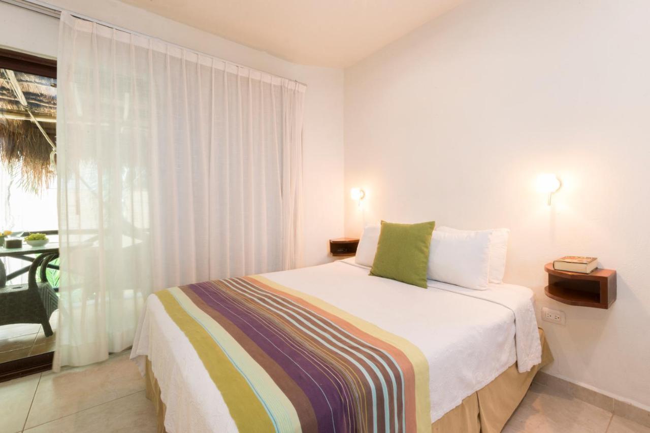Hotel Club Yebo Playa del Carmen Bagian luar foto